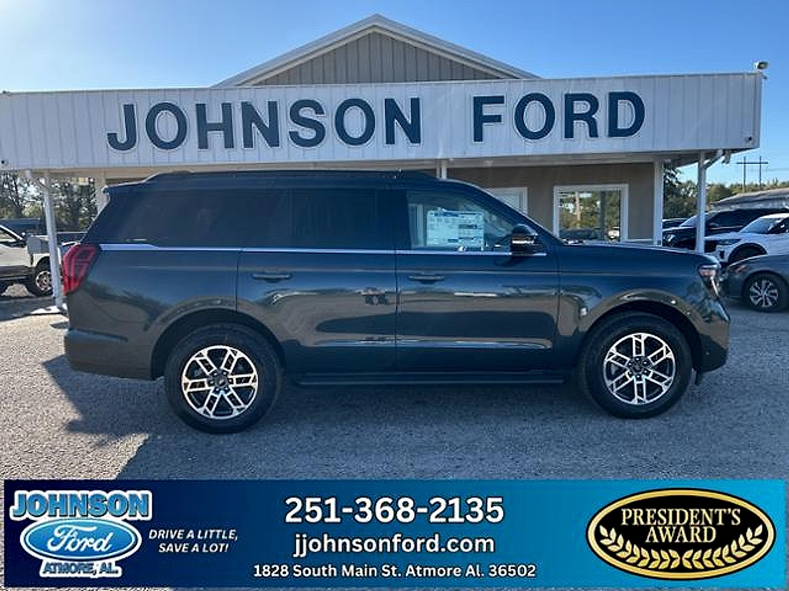 2025 Ford Expedition Active's photo