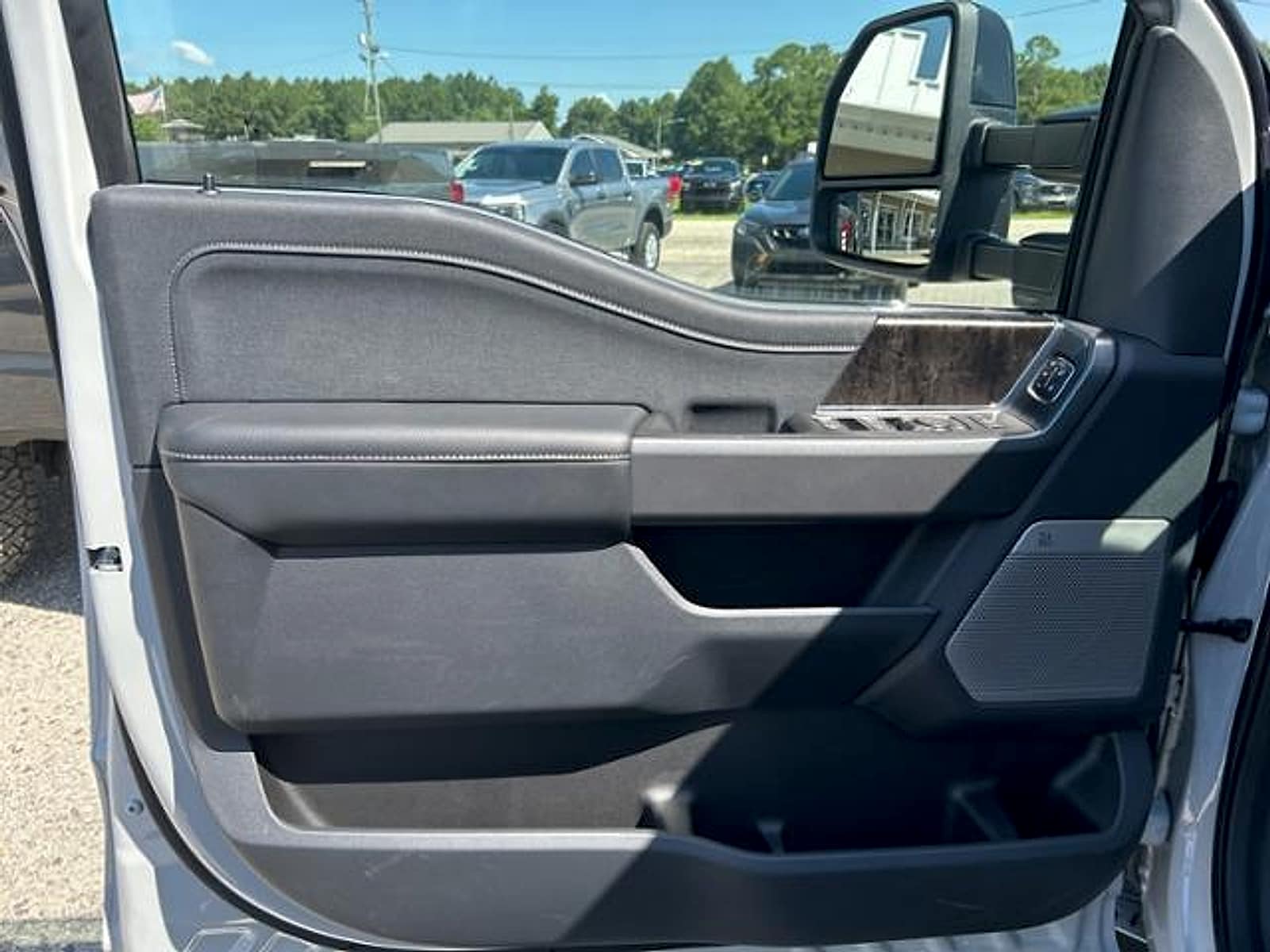 2025 Ford F-350 Super Duty Lariat - Photo 11