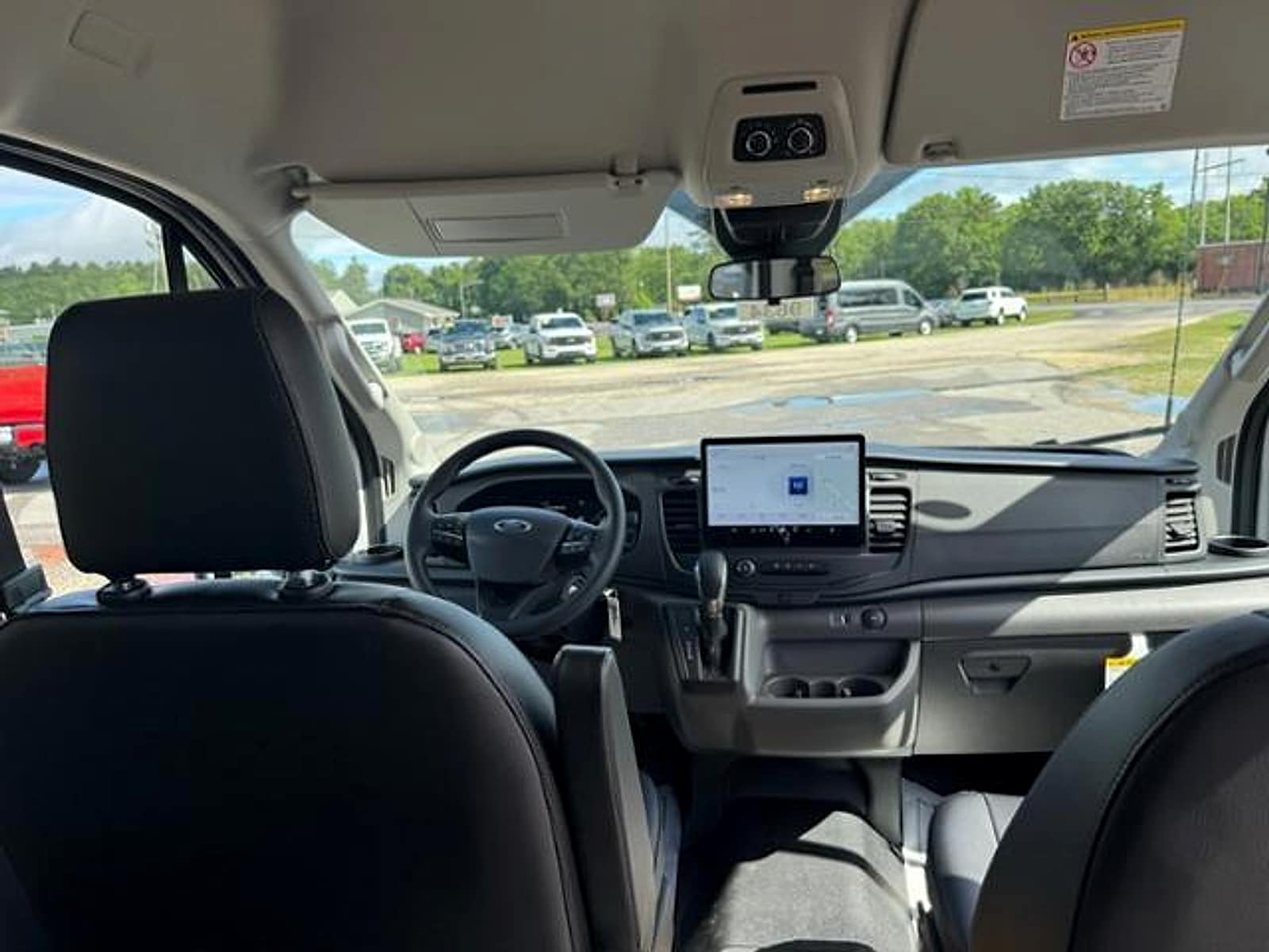 2024 Ford Transit Passenger Van XL - Photo 13