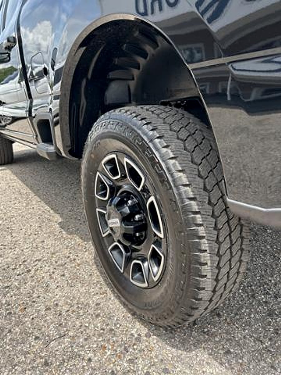 2025 Ford F-250 Super Duty Platinum - Photo 11