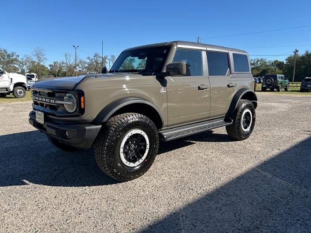 New 2025 Ford Bronco Outer Banks SUV