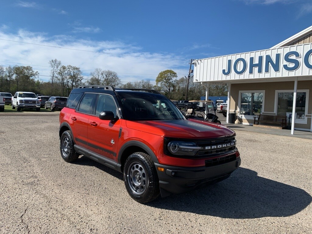 2024 Ford Bronco Sport Outer Banks photo 2