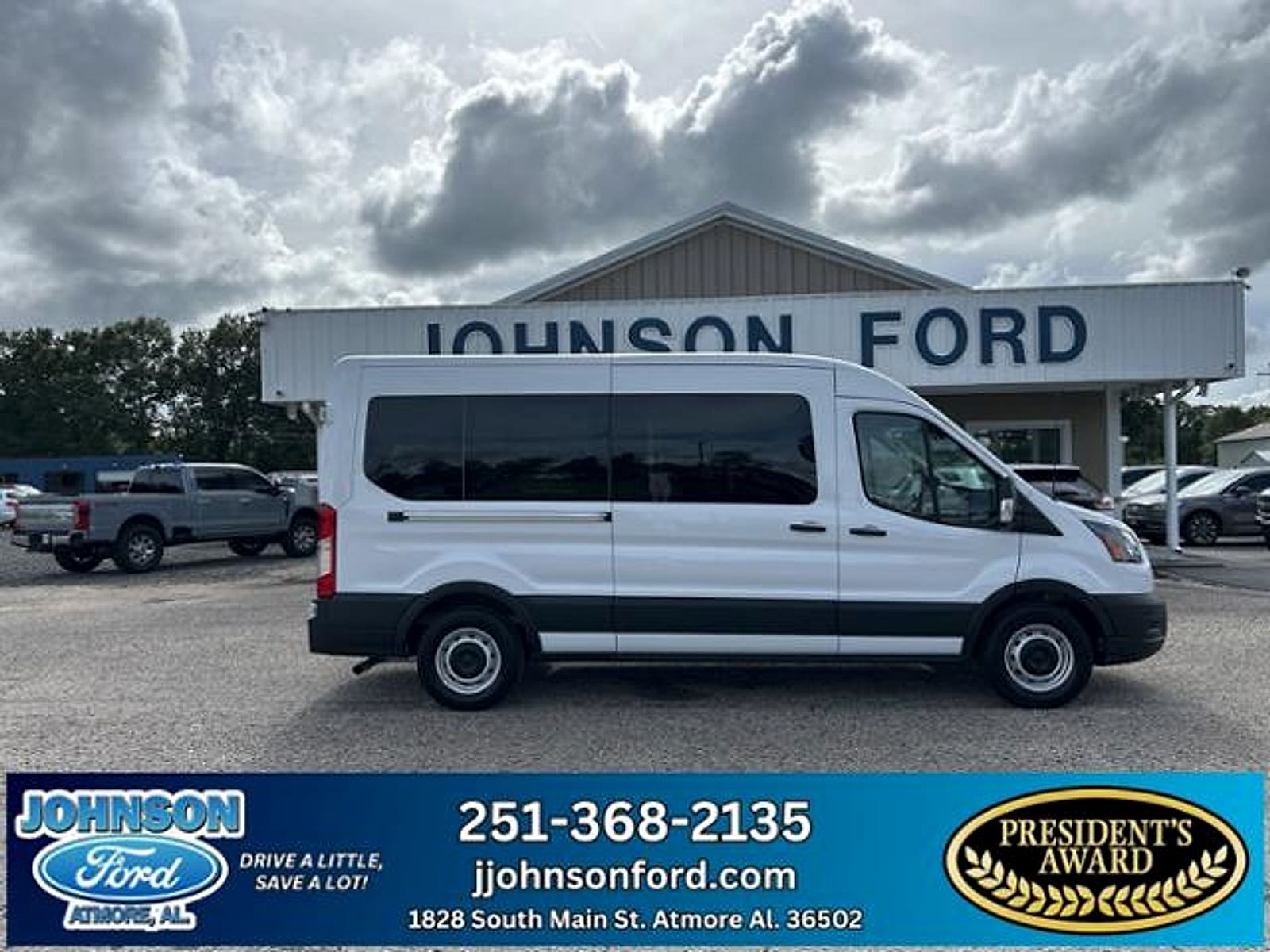 2025 Ford Transit Passenger Van XL's photo