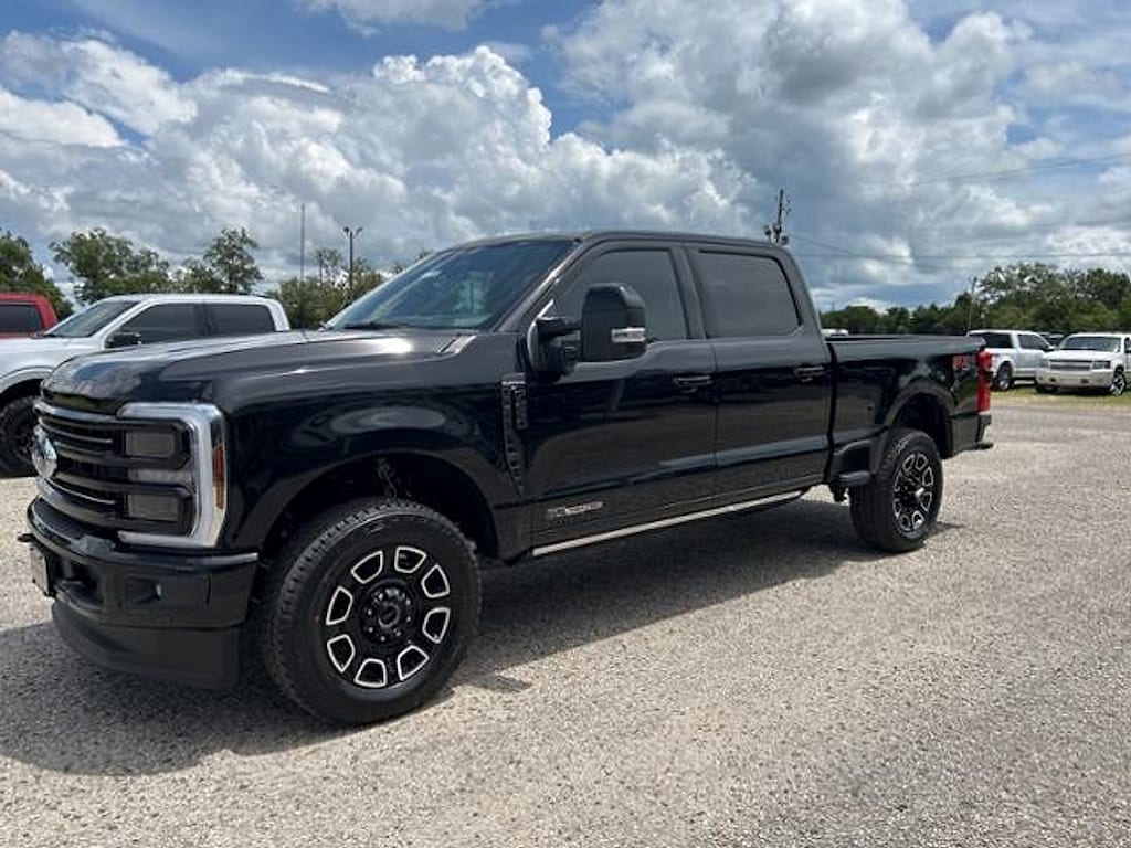 New 2025 Ford F-250SD Platinum Truck