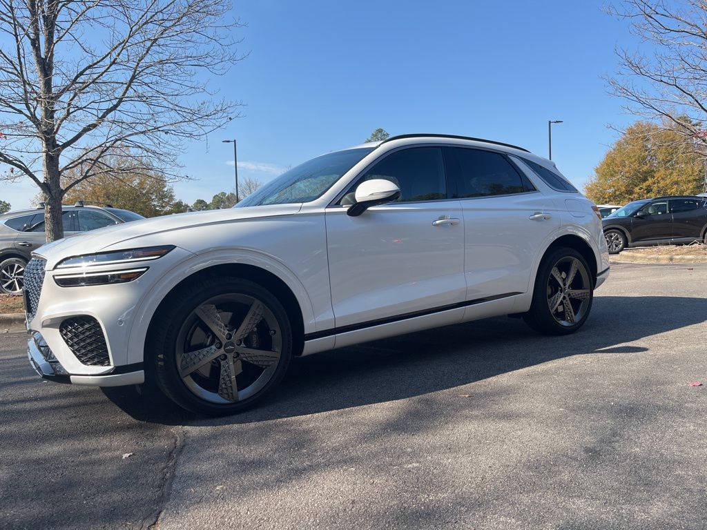 2024 GENESIS GV70 Sport's photo