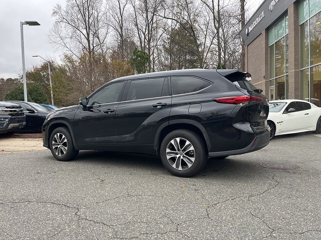 Used 2022 Toyota Highlander XLE SUV