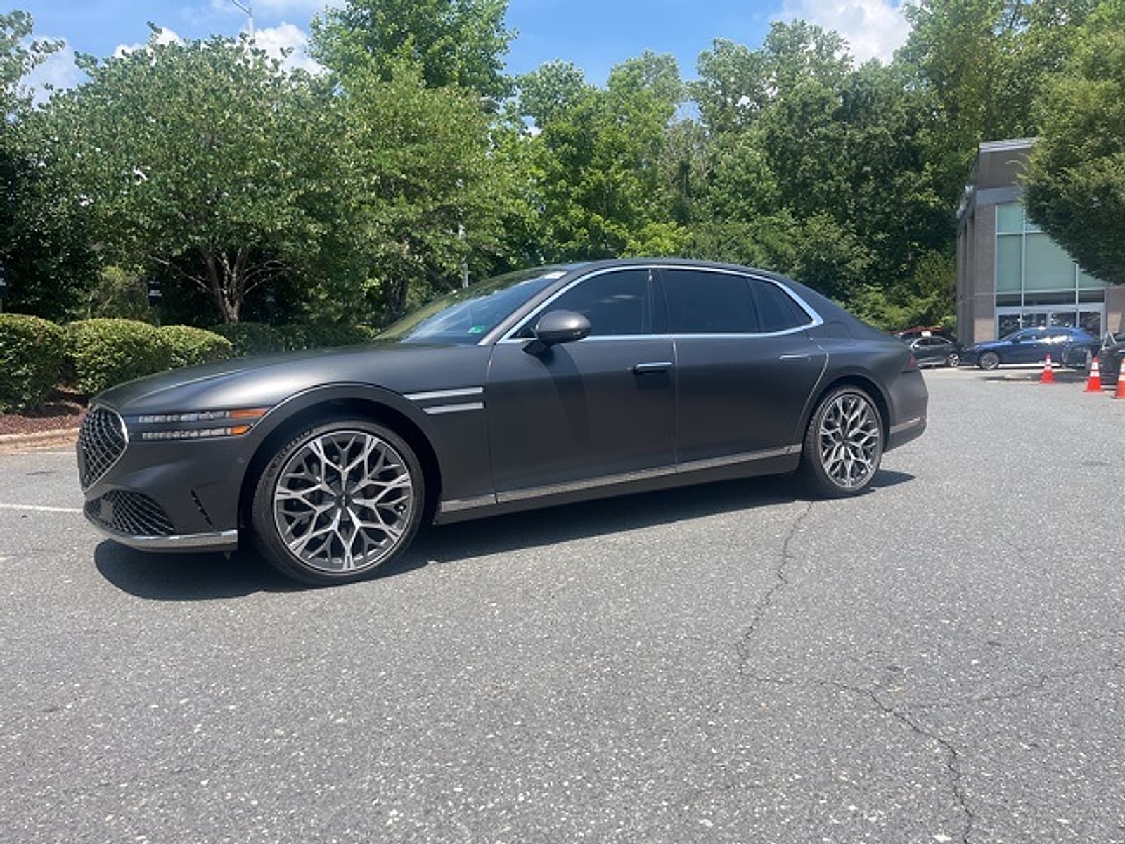 2023 GENESIS G90