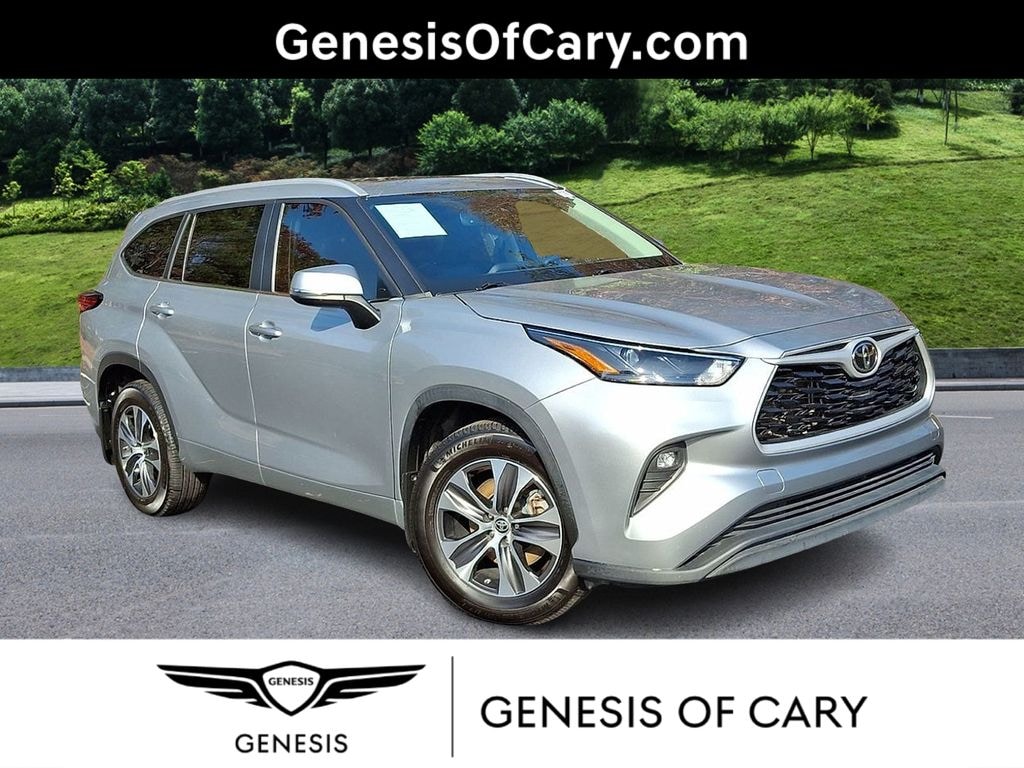 Used 2023 Toyota Highlander XLE SUV