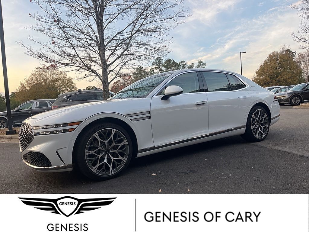 2025 GENESIS G90 Base's photo
