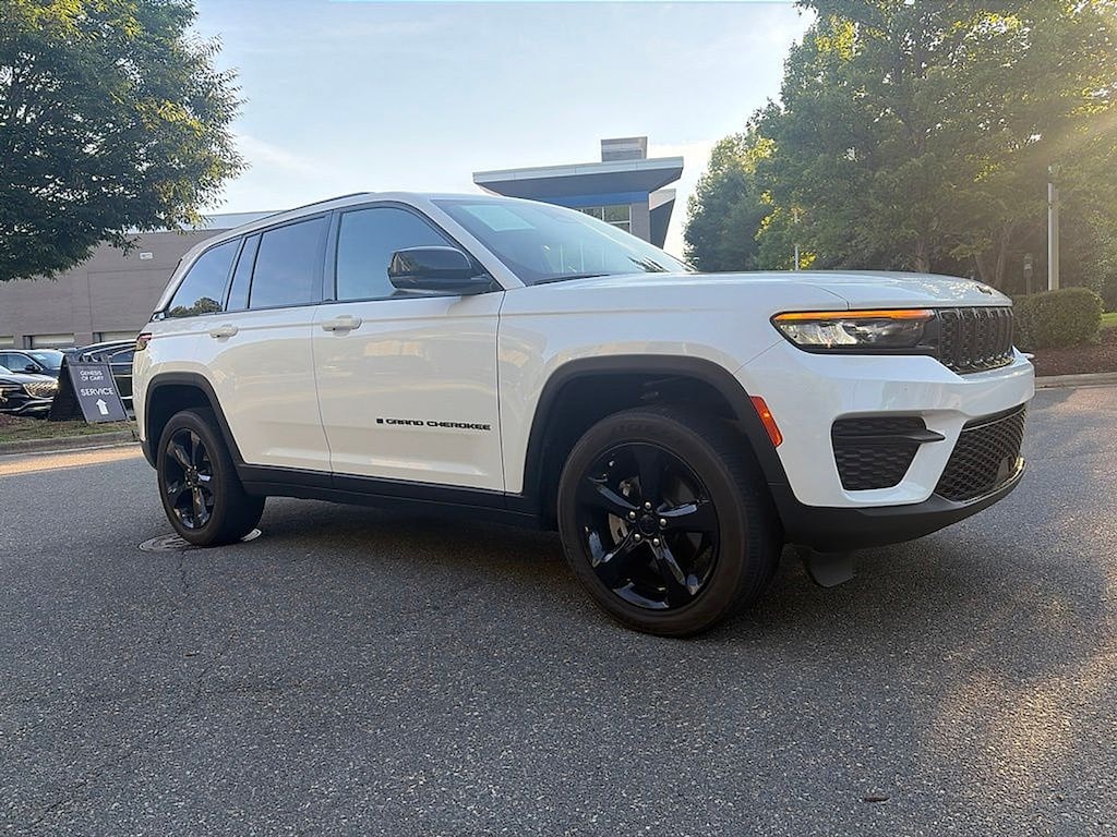 Used 2023 Jeep Grand Cherokee Altitude X SUV