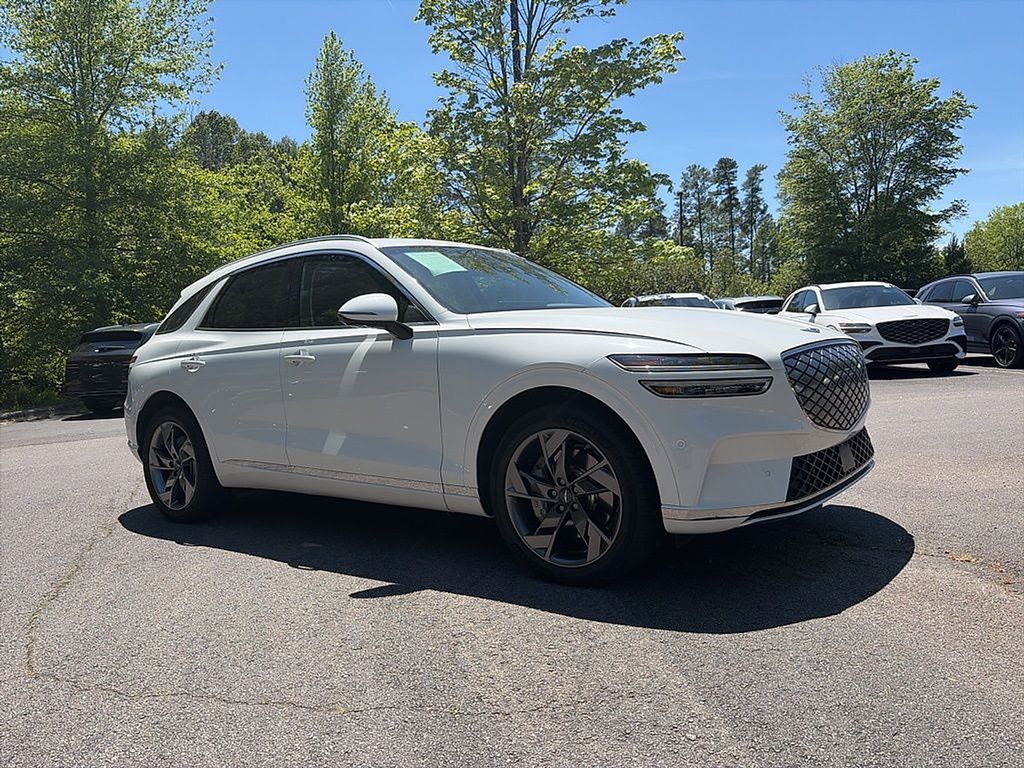 Used 2025 GENESIS GV70 Advanced with VIN 5NMMCET15SH004400 for sale in Cary, NC