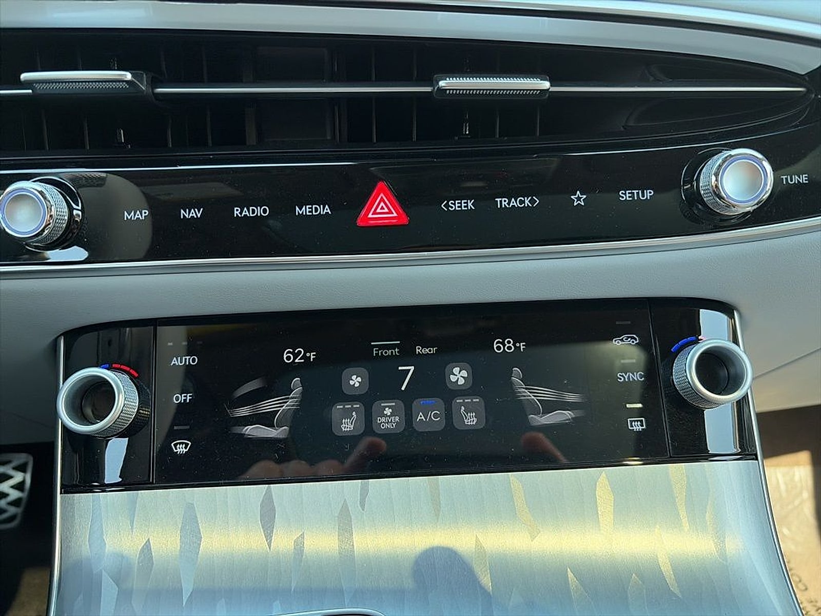 2026 GENESIS GV70 Base - Photo 9