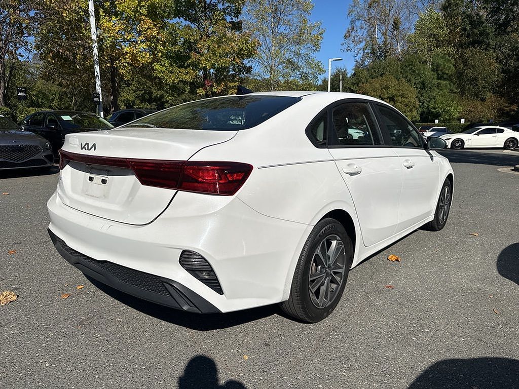 2023 Kia Forte LXS photo 3