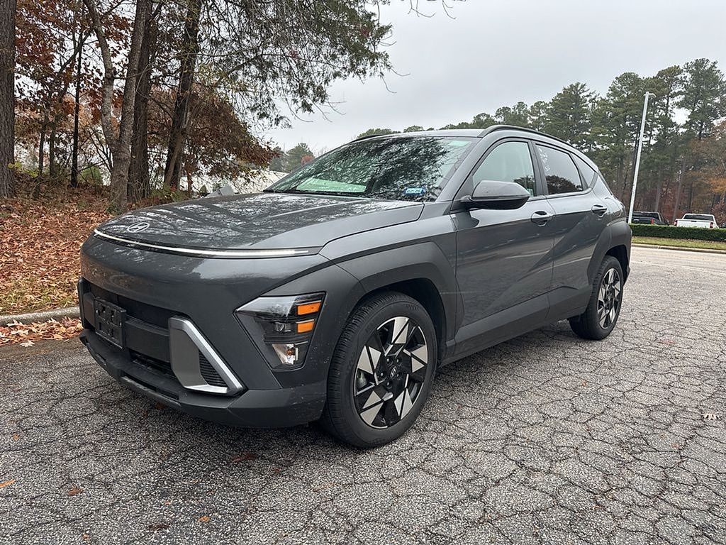 2025 Hyundai Kona SEL photo 2