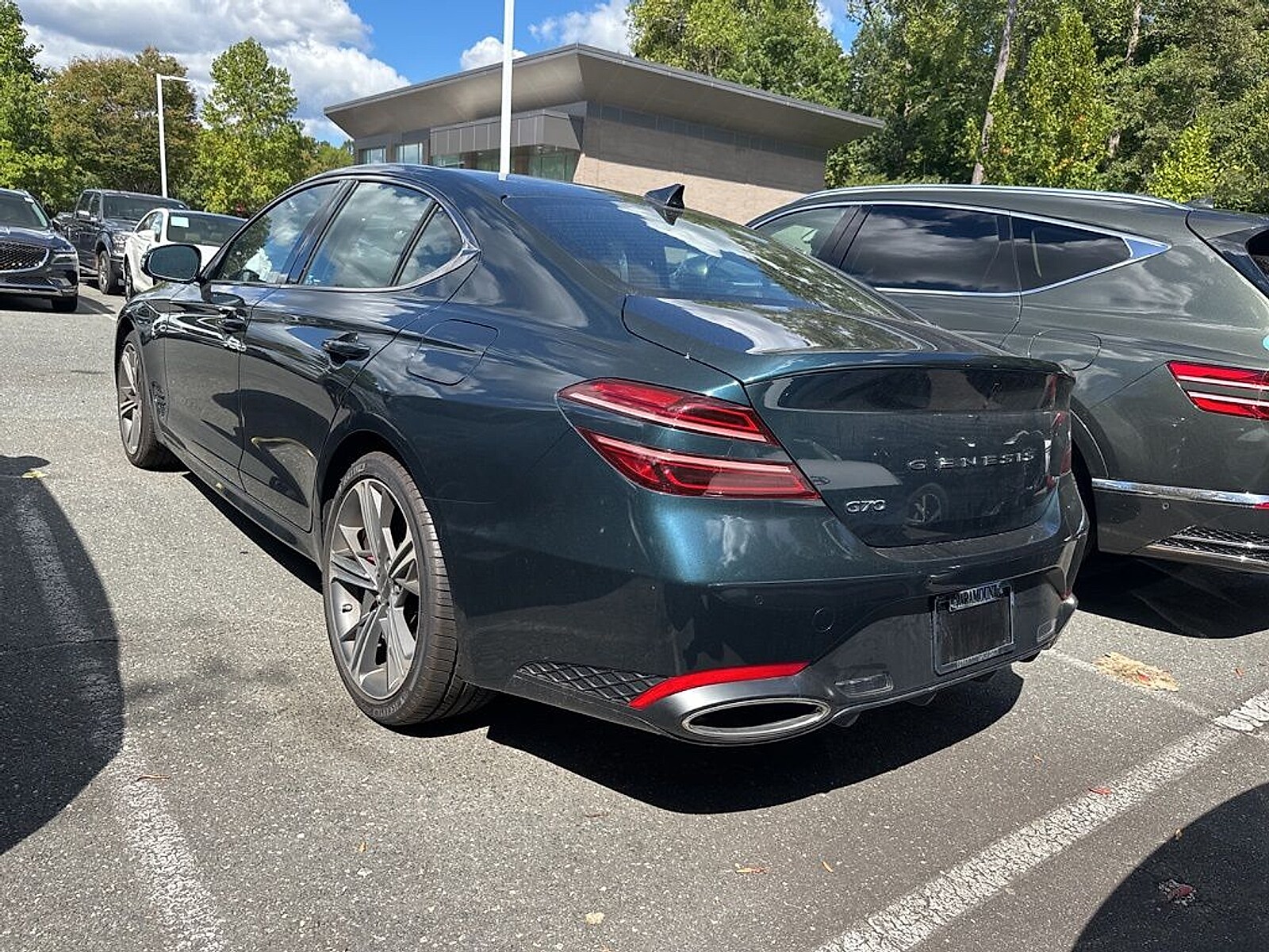 2025 Genesis G70 2.5T photo 3