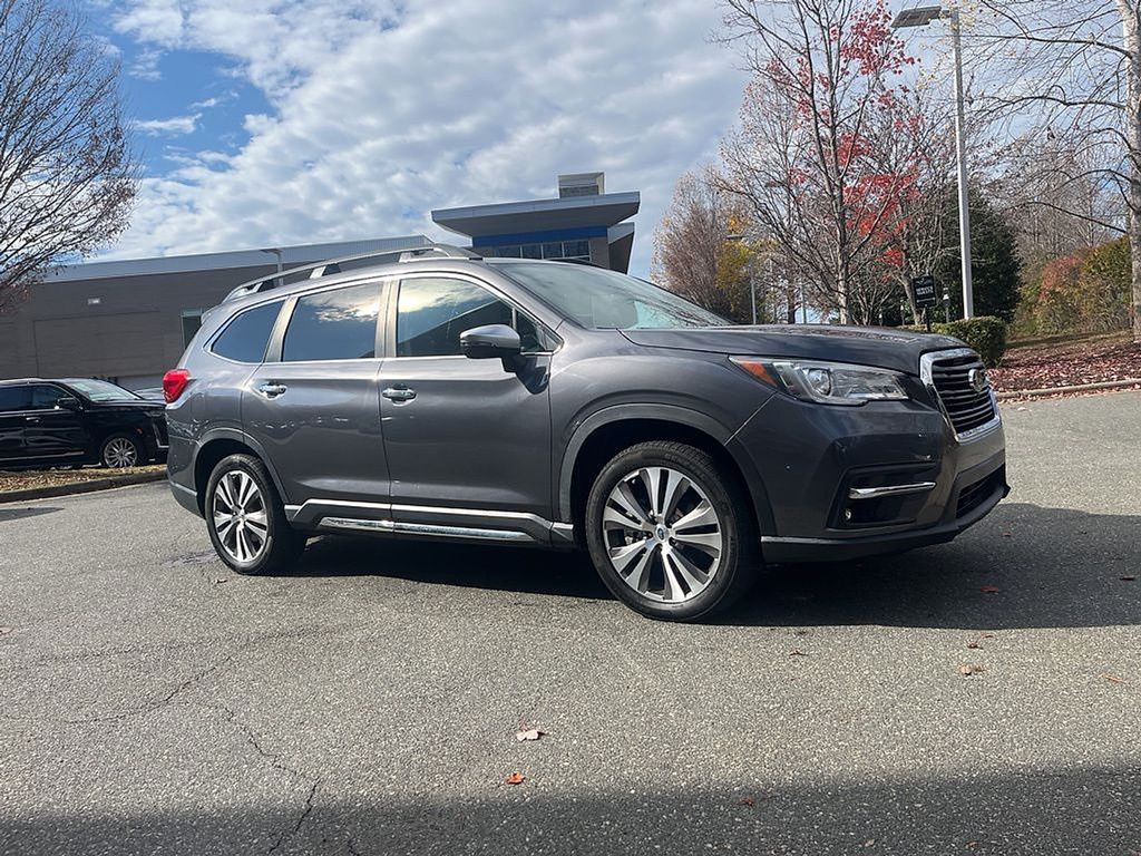 2022 Subaru Ascent Touring photo 3