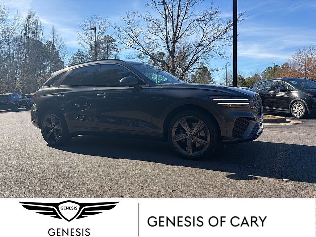 2025 GENESIS GV70 Standard's photo