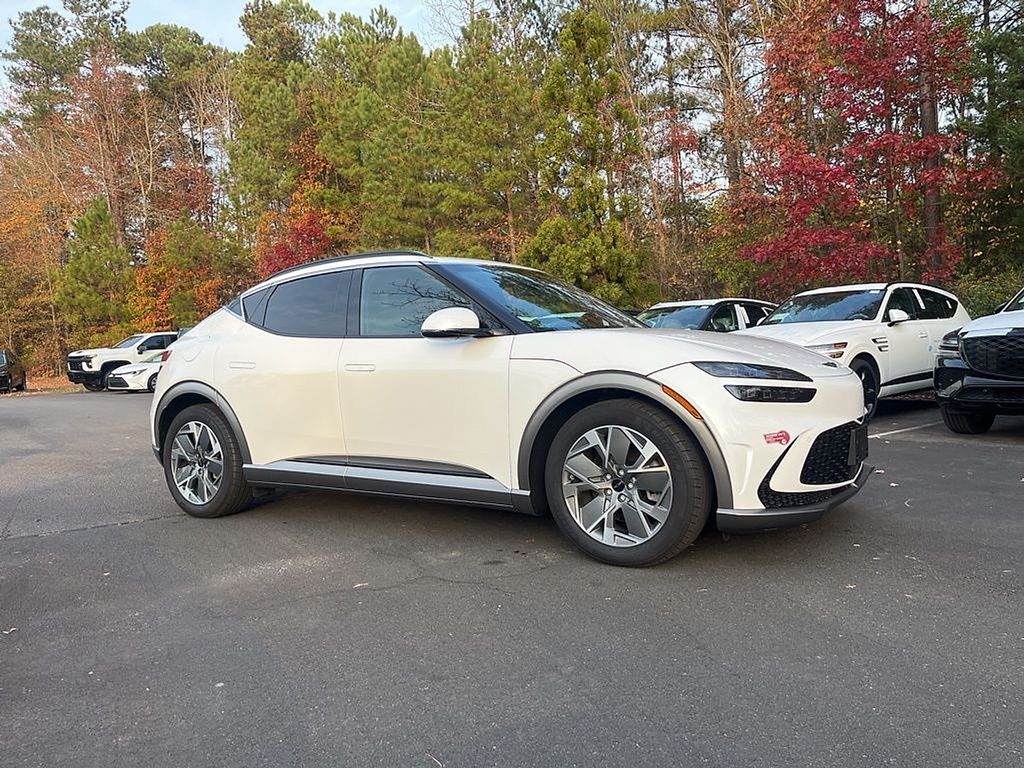 2024 Genesis GV60 RWD photo 3