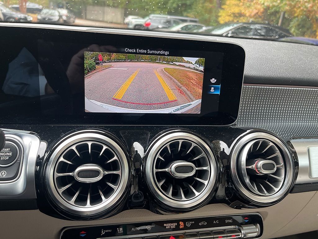 2021 Mercedes Benz GLB 250 4MATIC photo 2