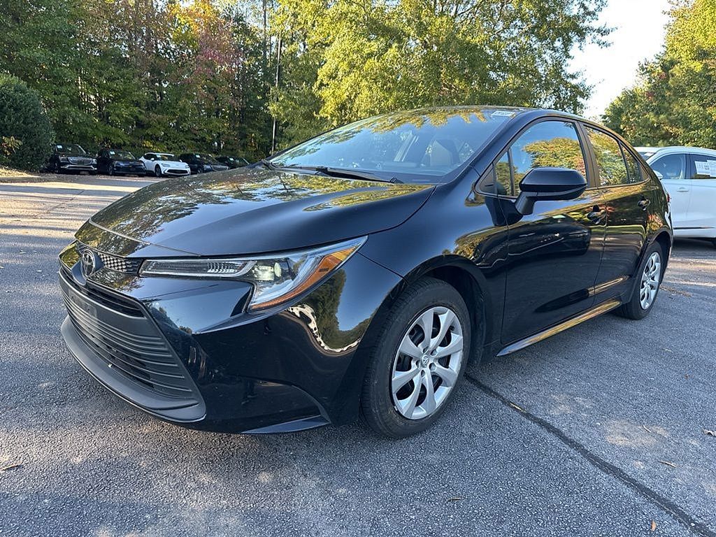 2023 Toyota Corolla LE photo 3