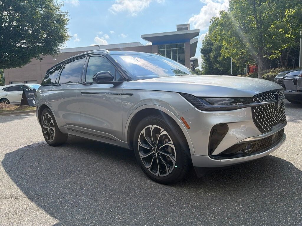Used 2025 Lincoln Nautilus Reserve SUV