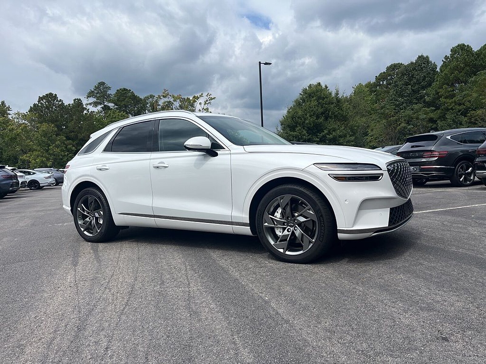 2025 Genesis Electrified GV70 Advanced photo 3