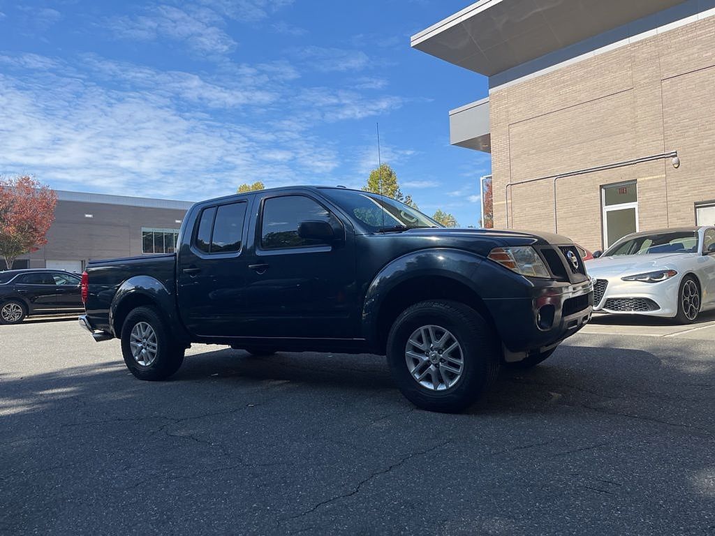 2016 Nissan Frontier SV photo 3