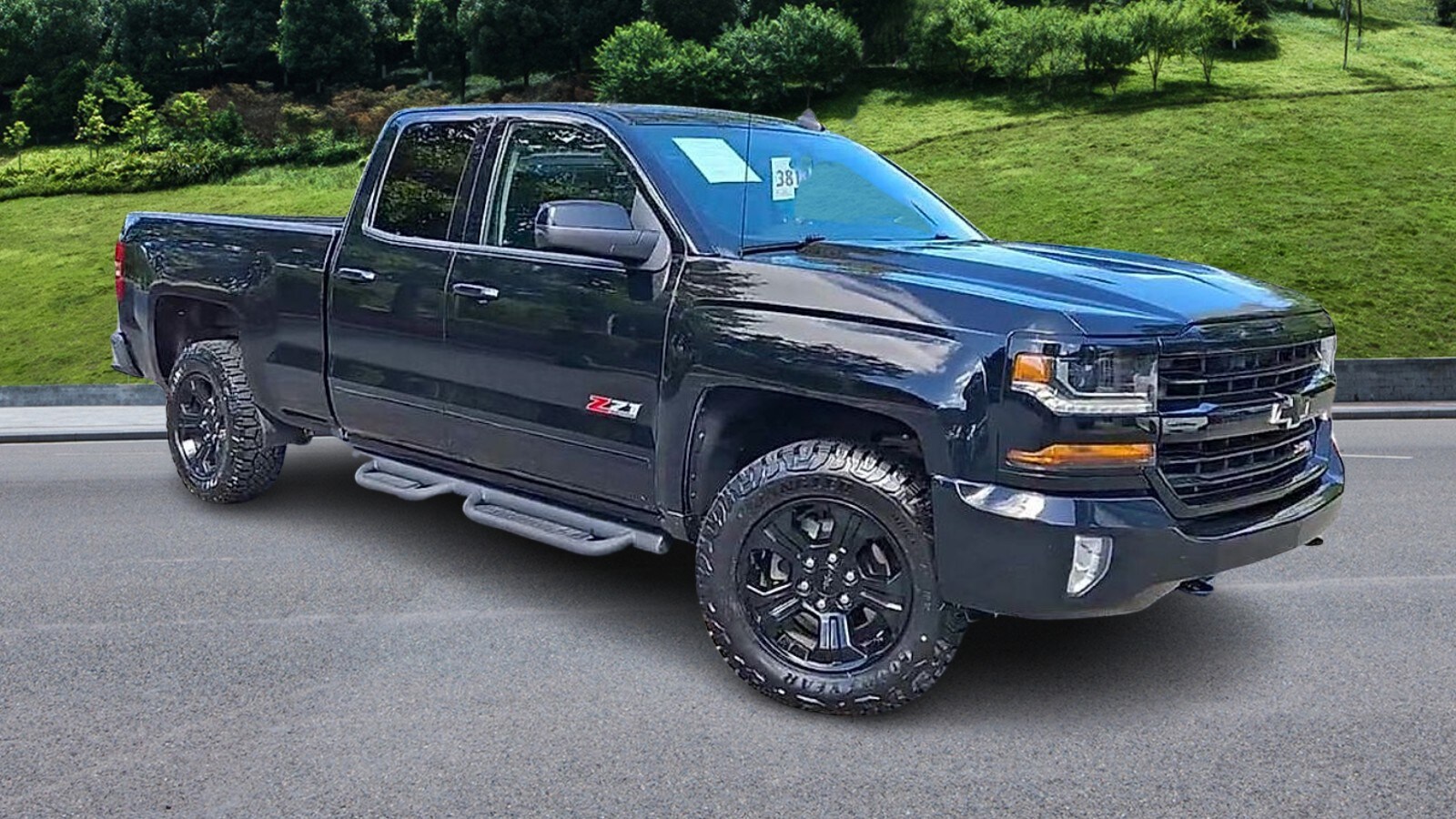 2017 Chevrolet Silverado 1500 photo 2