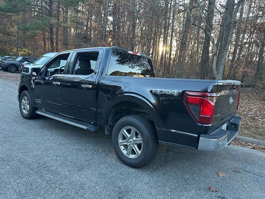 2024 Ford F-150 XLT photo 2