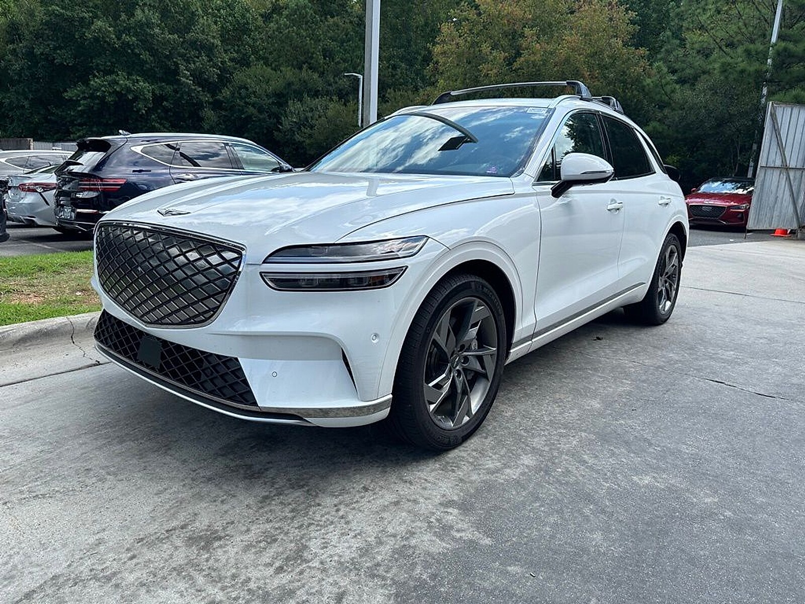 2024 Genesis Electrified GV70 Advanced photo 2