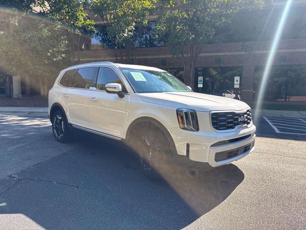 Used 2025 Kia Telluride S SUV