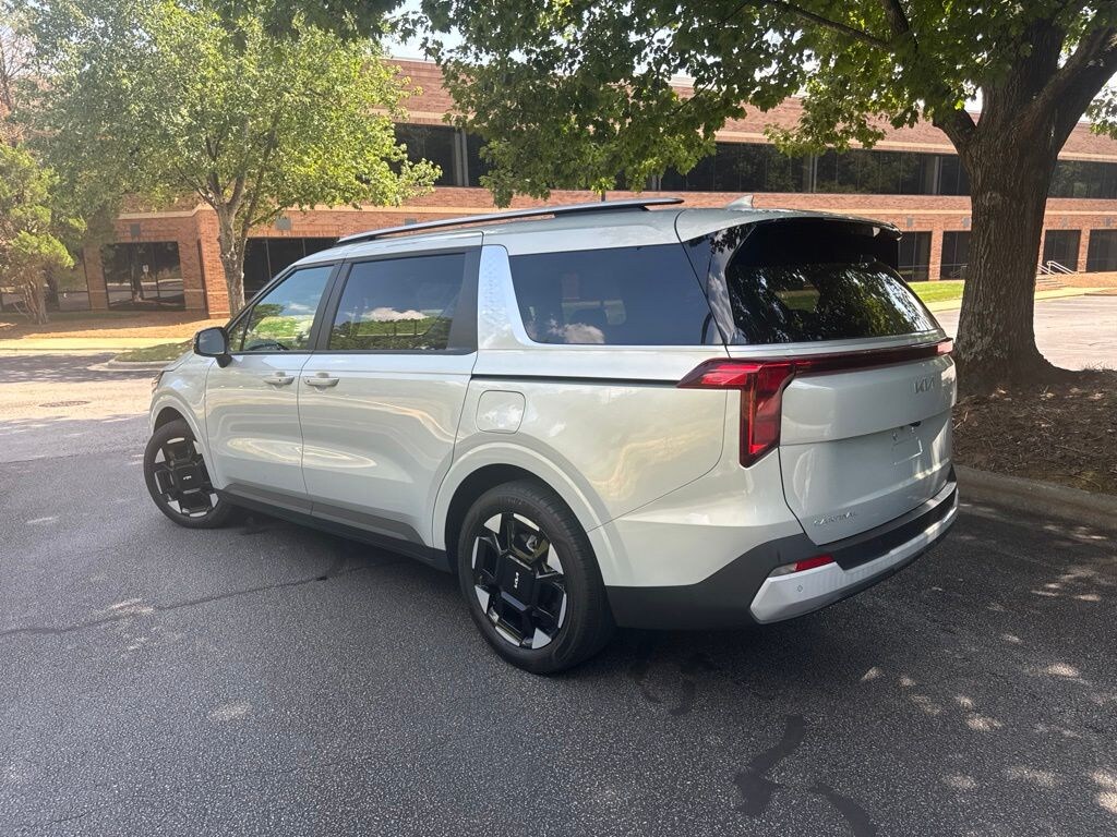 Used 2026 Kia Carnival EX Minivan/Van