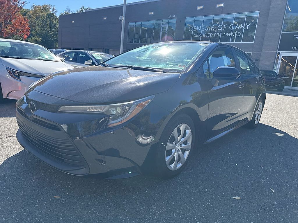 Used 2023 Toyota Corolla LE with VIN 5YFB4MDE2PP057701 for sale in Northfield, Minnesota