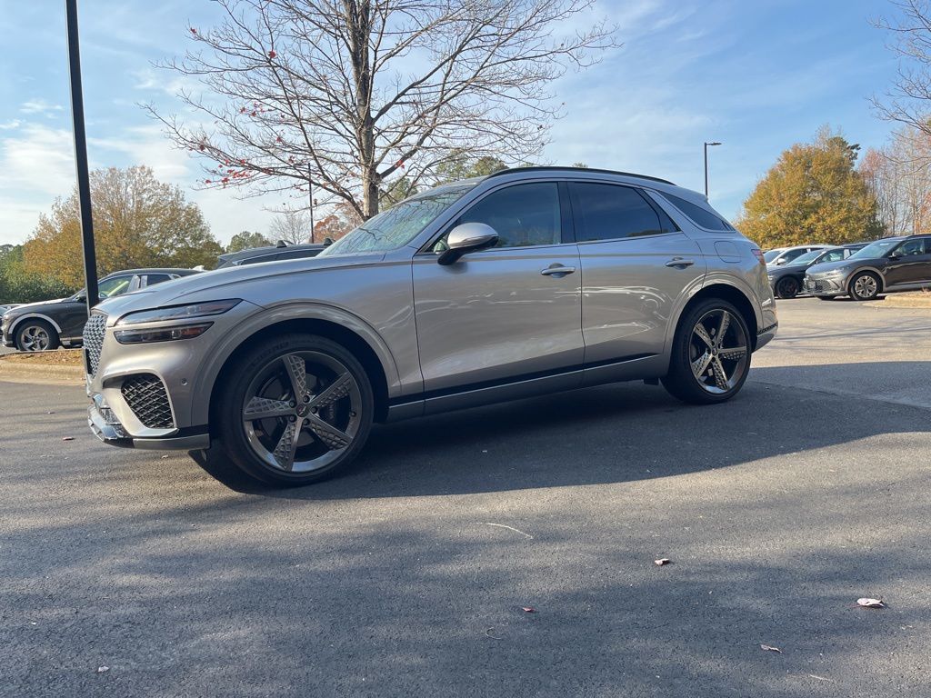 2025 GENESIS GV70 Standard's photo