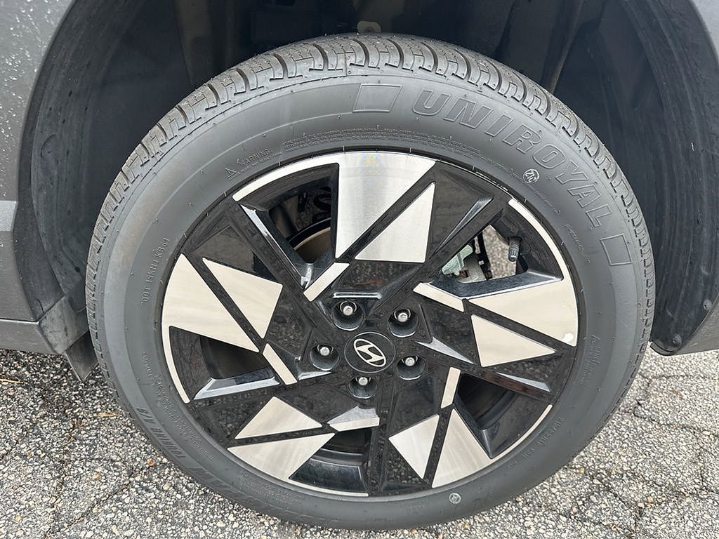 2025 Hyundai Kona SEL photo 3