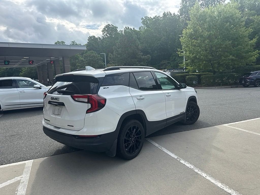Used 2024 GMC Terrain SLT SUV