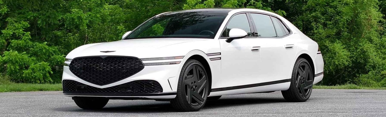 2026%20Genesis%20G90%3A%20Is%20Rear-Seat%20Comfort%20Worth%20Prioritizing%20for%20Client%20Transportation%3F.jpg