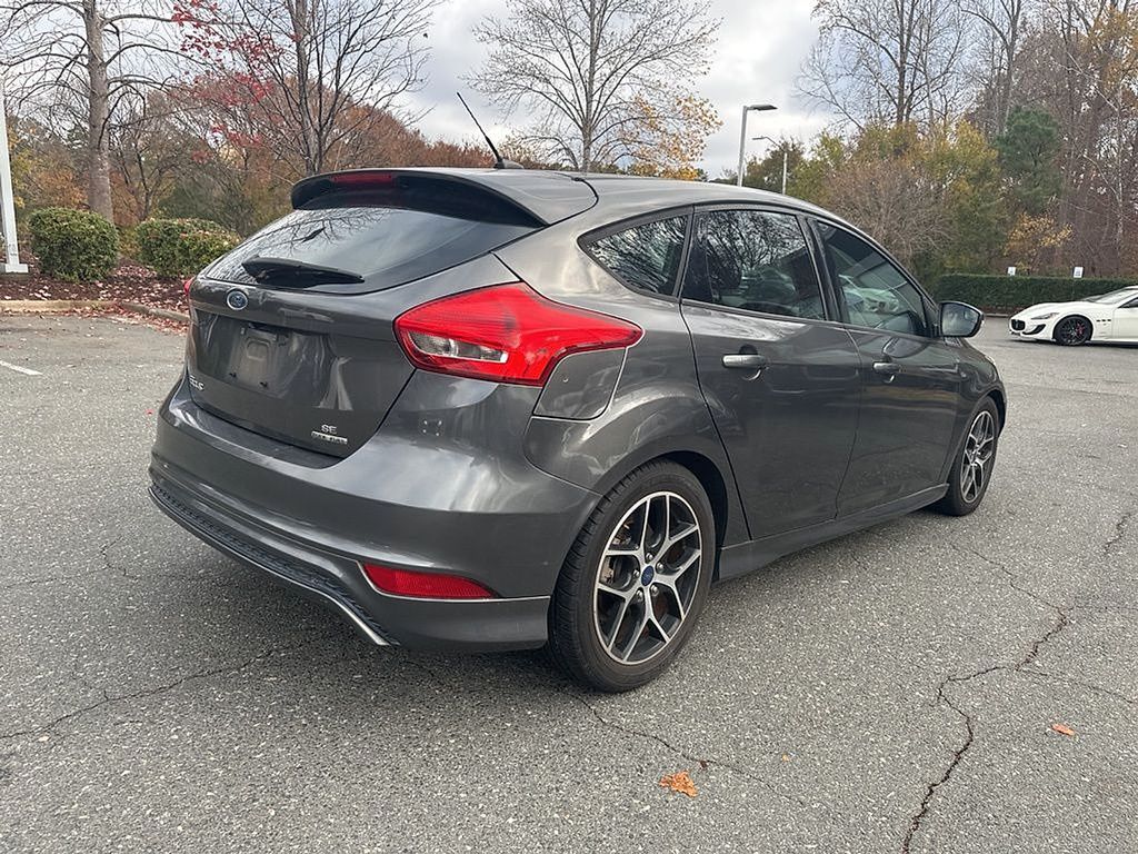 2015 Ford Focus SE photo 4