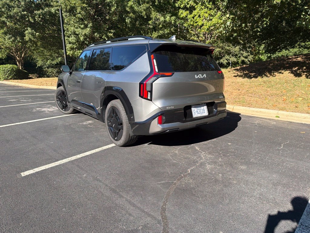 Used 2024 Kia EV9 GT-Line with VIN KNDAEFS55R6036052 for sale in Cary, NC