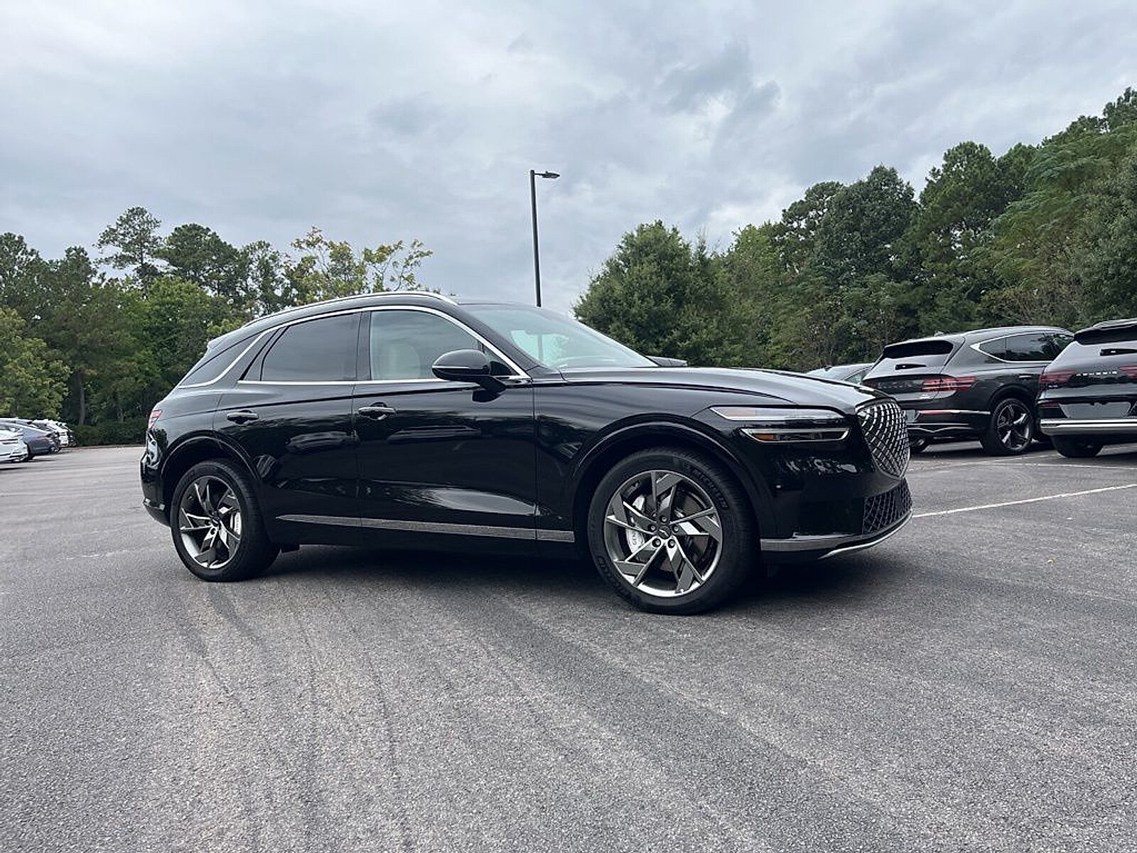2025 Genesis Electrified GV70 Advanced photo 3