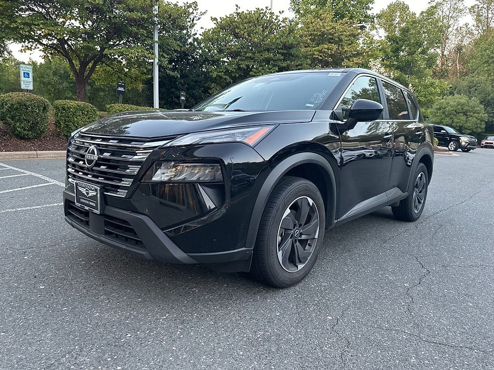 2024 Nissan Rogue SV photo 2