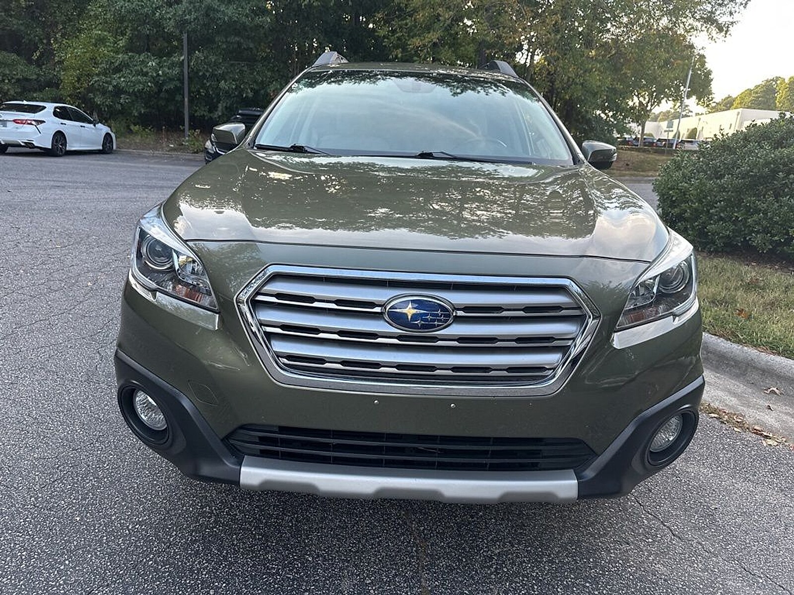 2017 Subaru Outback 2.5i Limited photo 3