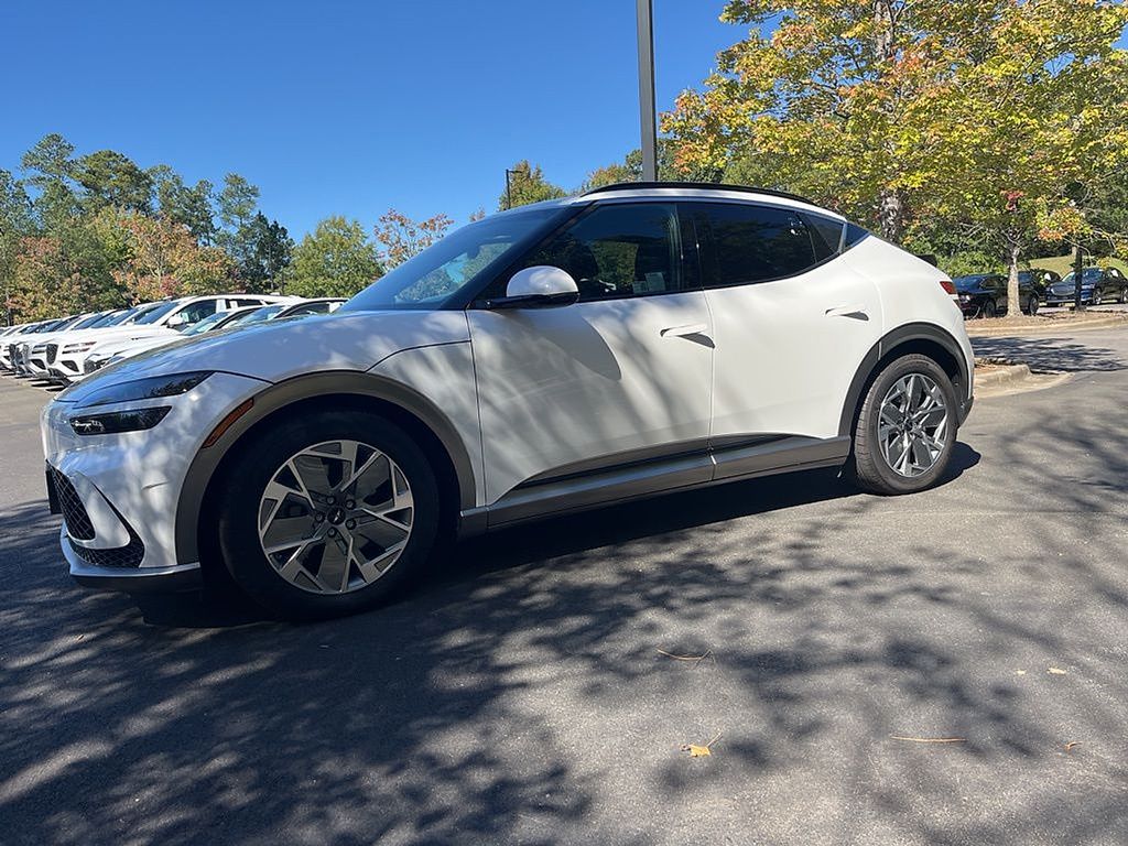 2024 GENESIS GV60 Standard