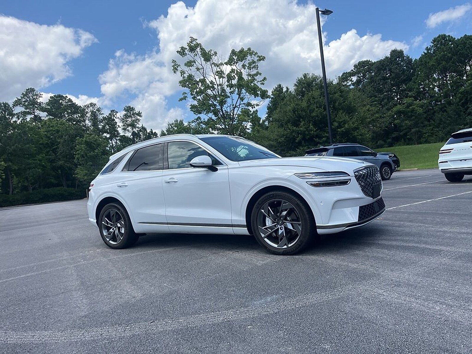 2025 Genesis Electrified GV70 Advanced photo 3