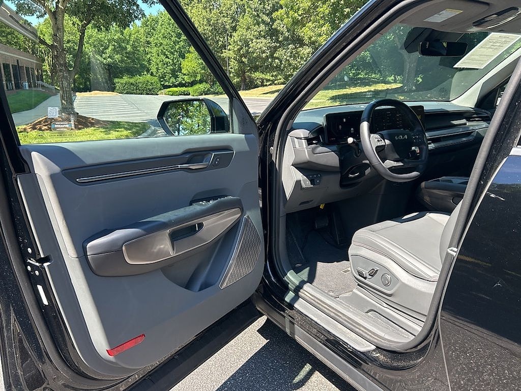 Used 2024 Kia EV9 Light Long Range SUV