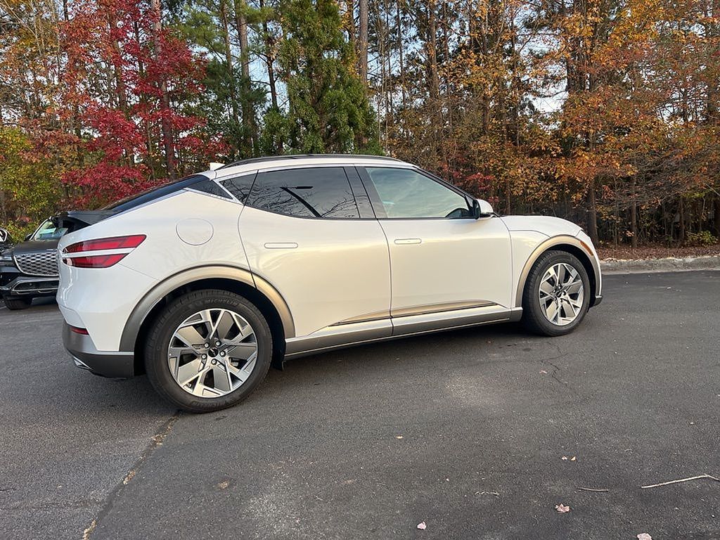 2024 Genesis GV60 RWD photo 4