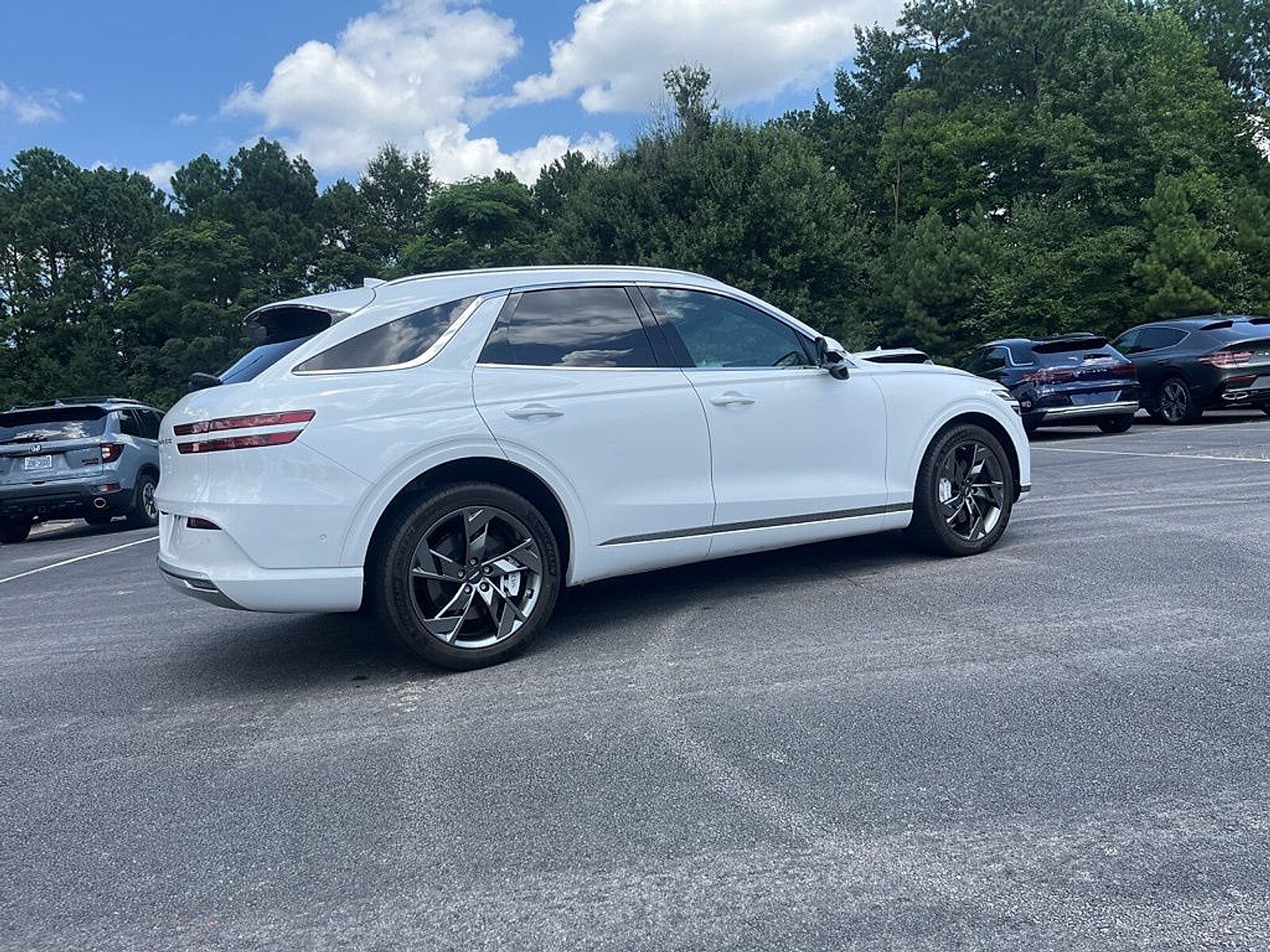 2025 Genesis Electrified GV70 Advanced photo 4
