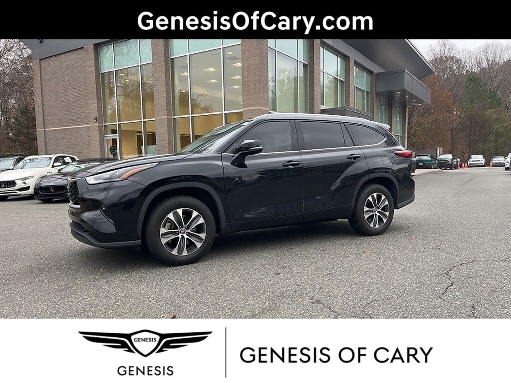 Used 2022 Toyota Highlander XLE SUV