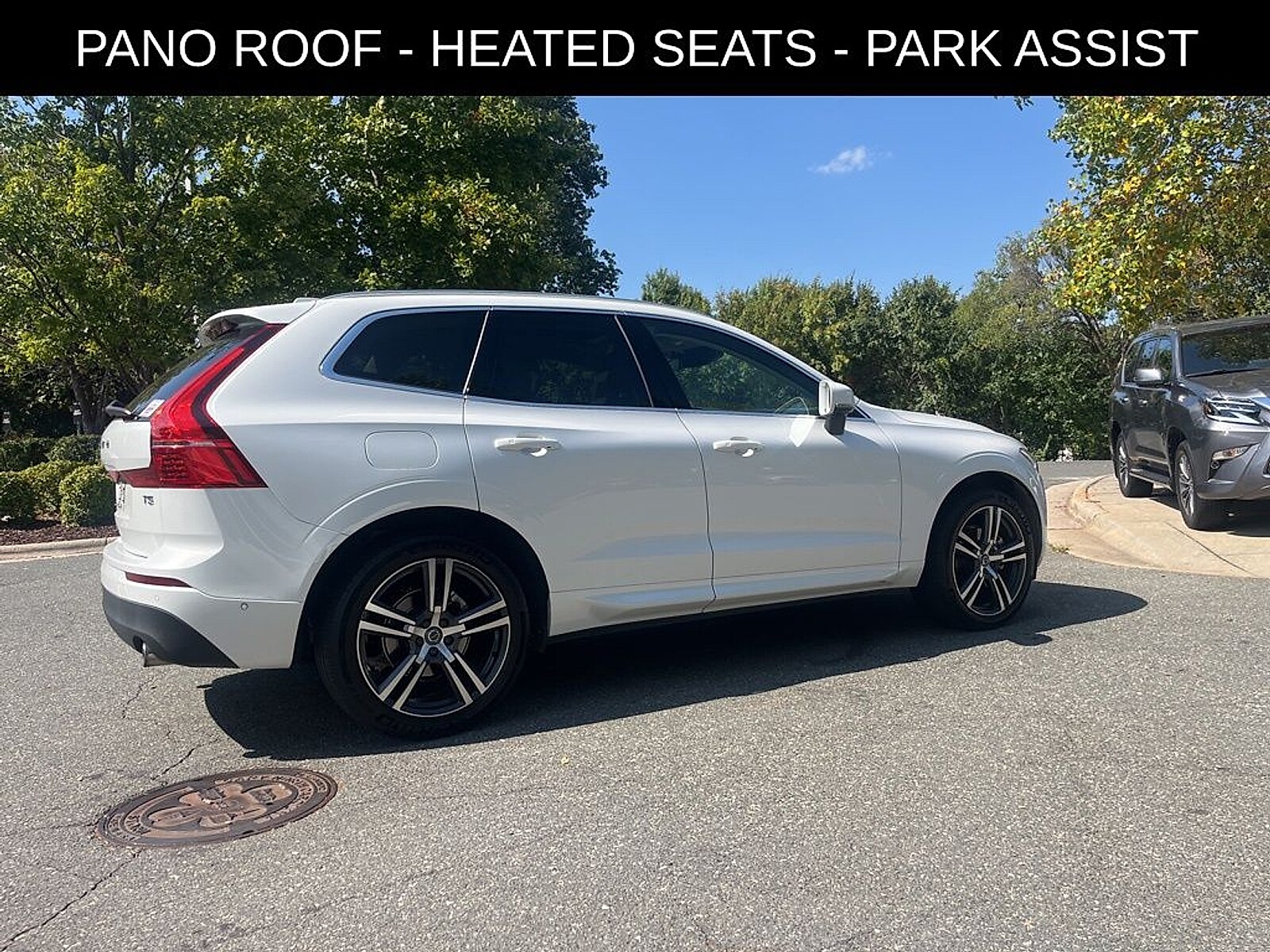 2019 Volvo XC60 T5 Momentum photo 4