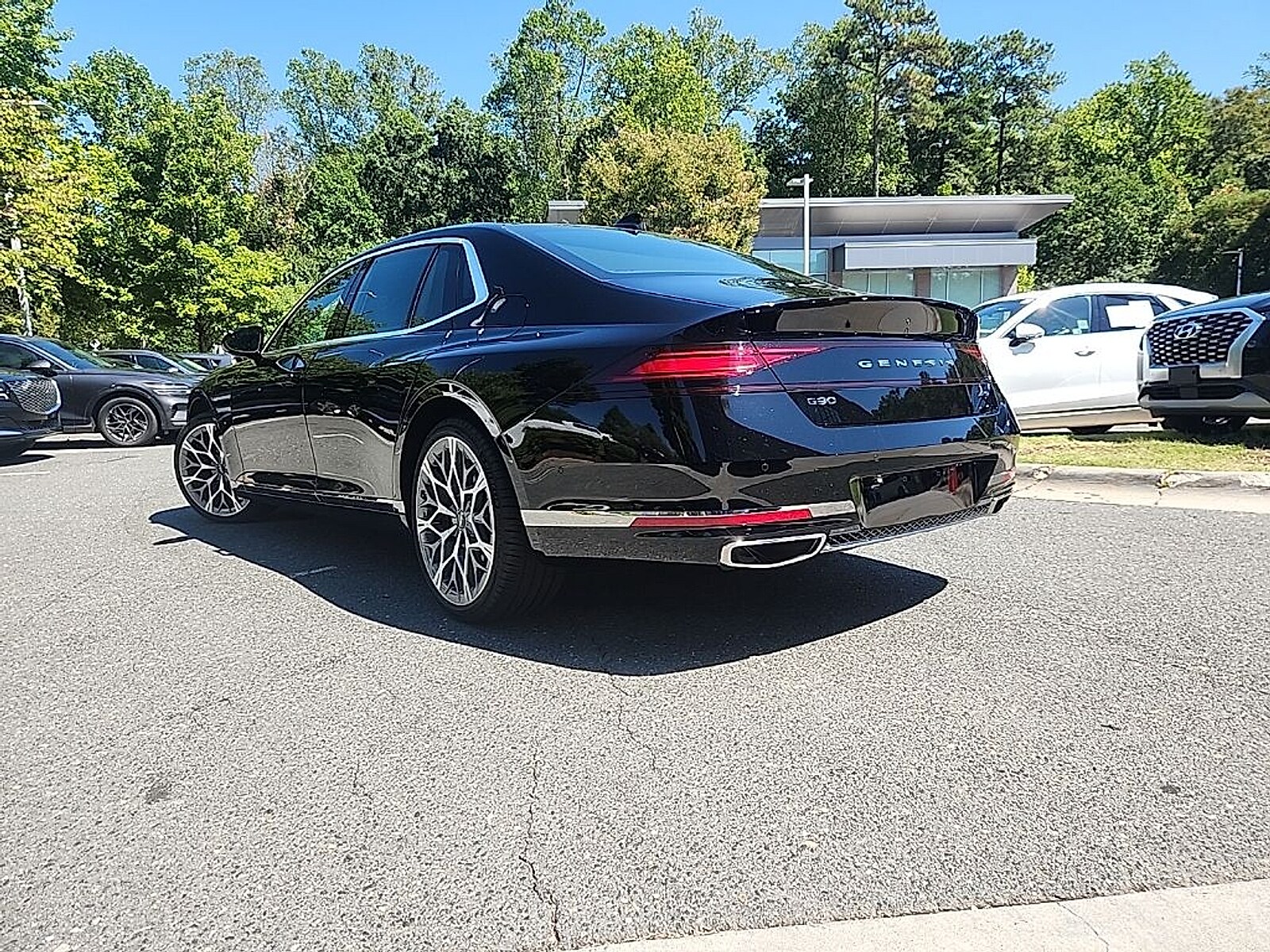 2024 Genesis G90 3.5T AWD photo 2